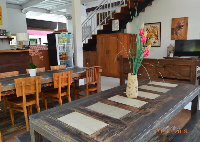 Askara Guest House&Hostel